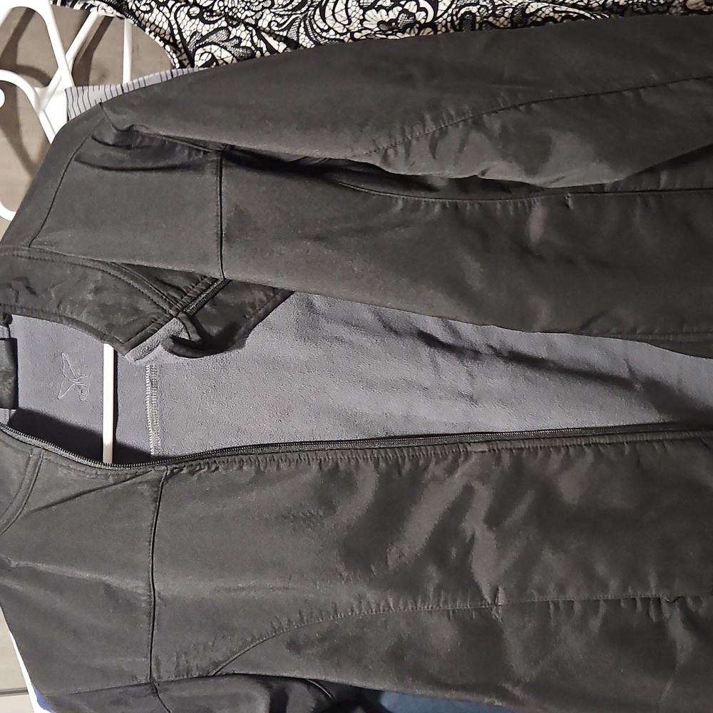 Shamu Jacket Like New Size Small Womens